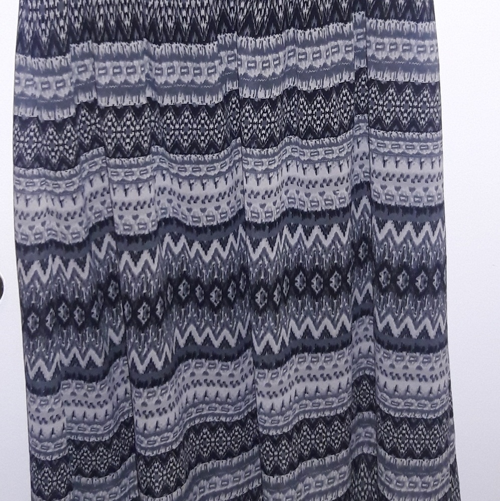 Sleeveless Hi-Low 👗 - Picture 3 of 7